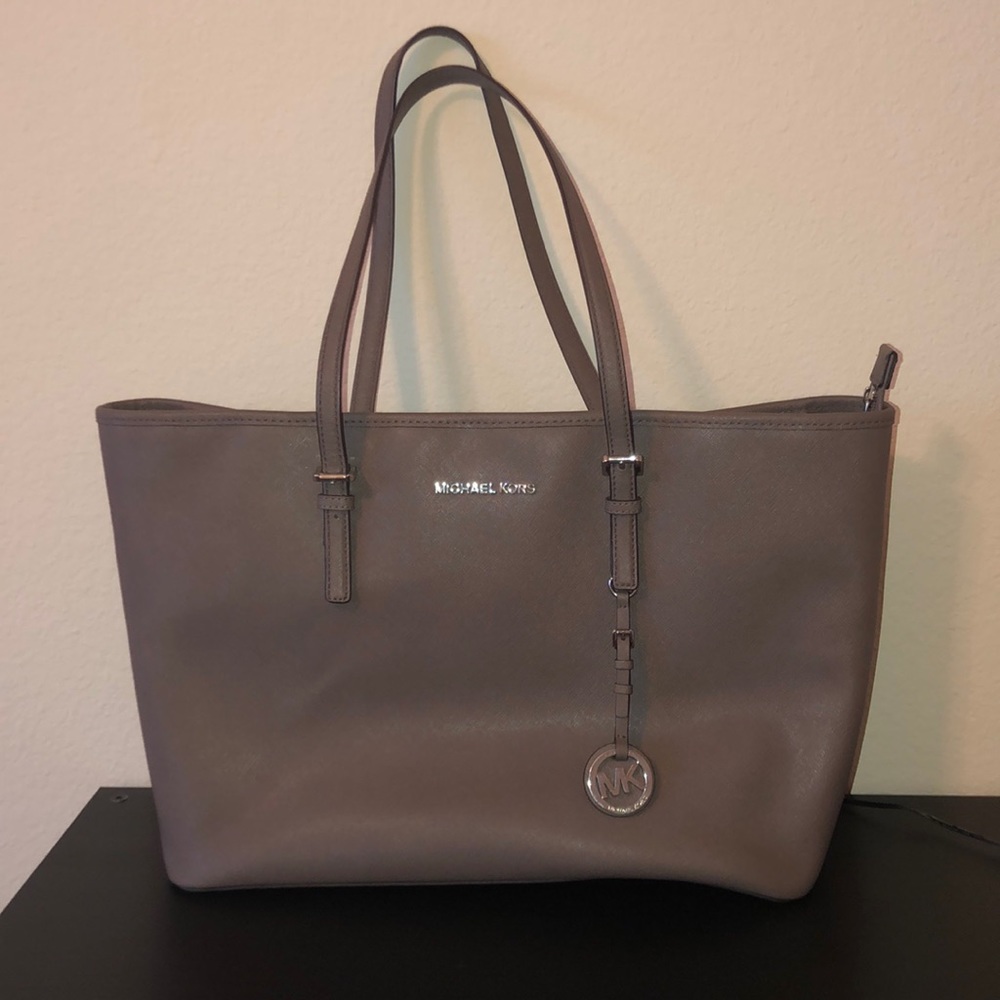 Michael Kors Jet Set Tote Bag